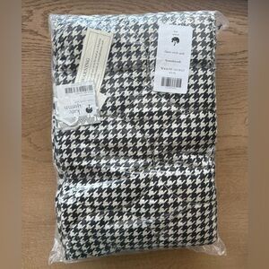 Kate Quinn Black and White Houndstooth Quilt